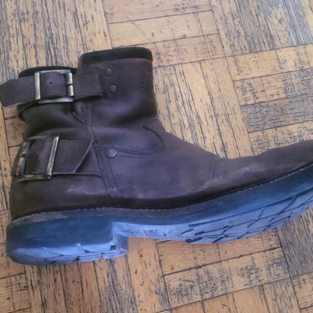 Motorcycle boots by Bose